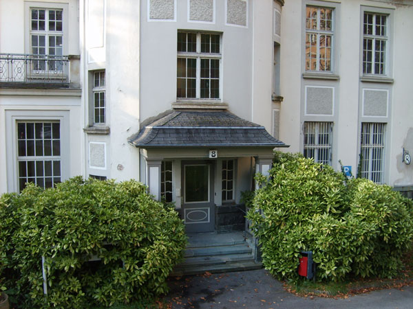 Eingang Haus Acht